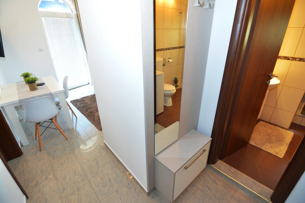 Tropicoco Apartments ティヴァト エクステリア 写真